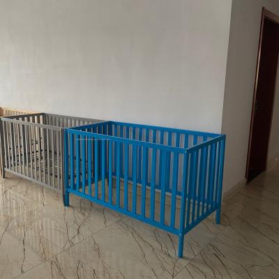 China Newborn Furniture Baby Hutch Baby Crib Solid Wood Adjustable Wooden Bed for sale