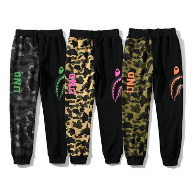 China fall and winter new Anti-wrinkle Bape pants black camouflage half sleeve half sleeve faculty shark say semi - color pure lipstick pants for sale