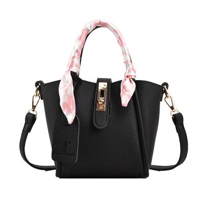 China Other Trendy Fashion Ladies Crossbody Shoulder Bag Leather Bucket Bag Women Handbag Set for sale