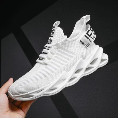 China Fashion trend trending products 2022 new arrivals shoes men functional sneakers sport shoes sneakers walking style shoes for sale