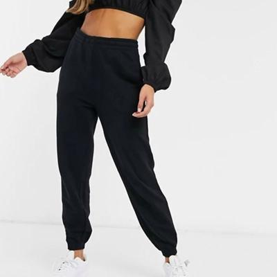 China New Fashion Black White Anti-wrinkle Style Slim Sweatpants Jogging Hoodie Sweatpants Set Women for sale