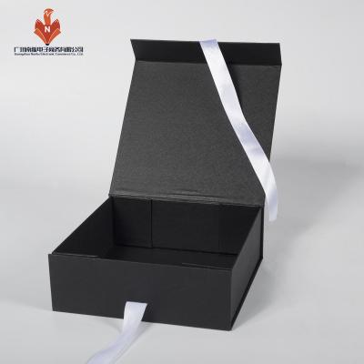 China Recycled Materials Custom Paper Box Packaging Wholesale Magnetic Gift Box With Ribbon for sale