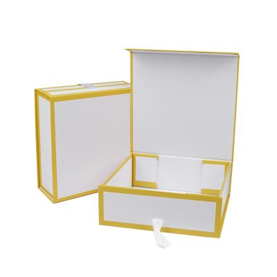 China Recycled Materials Gold And White Gift Box To Wedding Empty DIY Gift Packaging Box Floding Box With Customized Logo for sale