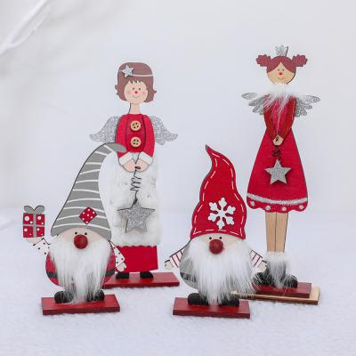 China New Fashionable Christmas Decoration Wooden Table Ornaments Couple Corner Christmas Business Christmas Ornaments for sale