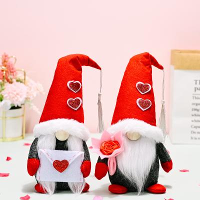 China 2022 Fashionable Plush Stuffed Valentine's Day Standing Gnome With Flower For Handmade Swedish Valentine's Day Tomte Decor Table Ornaments for sale