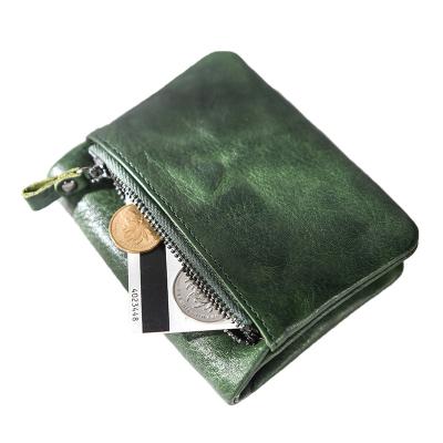 China 2021 100% Handmade Vegetable Tanned Cowhide Minimalist Airtag Holder Waterproof Leather Wallets For Men for sale