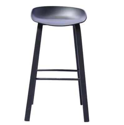 China Nice modern design home kitchen use best quality cheap cafe bar chair and pp plastic bar stools with metal legs for sale