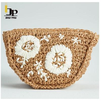 China 100% Eco-friendly Wholesale Hot Sale Paper Rope Woven Fabric Crochet Straw Waist Beach Bags With Flower Embroidery for sale