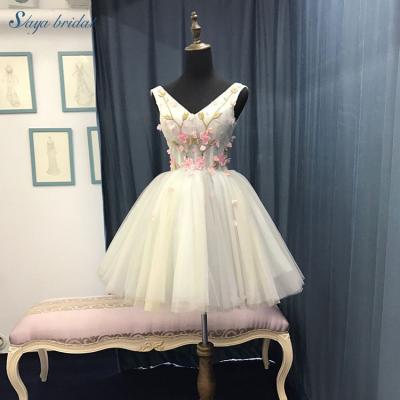 China Anti-static Modern Bridal V Collar Short Skirt 3d Flower Bondage Bridesmaid Dress Sleeveless Lace Lace Dress for sale