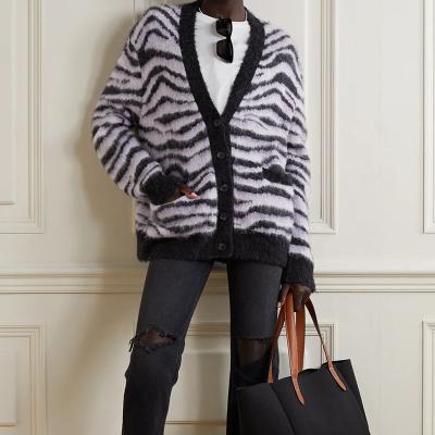 China Breathable Spring Plush Cardigan Tiger Intarsia Wool-Blend Oversized Cardigan for sale