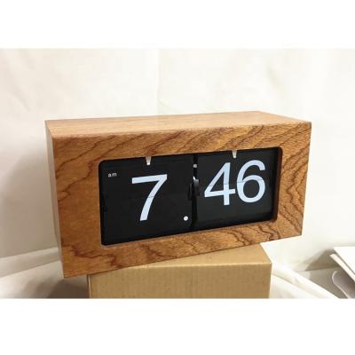 China Automatic Stand Clock Quartz Clock Good Quality Time Display Paging Wooden Table Clock for sale