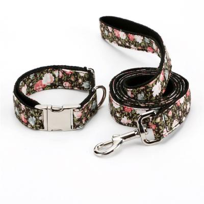 China Viable Wholesale Luxury Para de correa Perros Collar Dog Collars and Leads Dog Accessories Cat Dog Leash Model Pet Collar Leash for sale