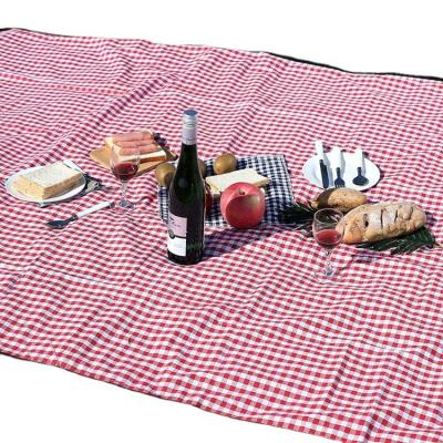 China Luxury Factory Customized Beach Mat Or Family Outdoor Camping With Carry Strap Portable Party Picnic Blanket Waterproof for sale