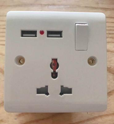 China PC 3 Pin Multi-socket With 2 USB Ports Wall Outlet for sale