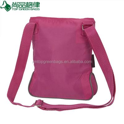 China Multifunctional Fashion 600D Polyester Waterproof Messenger Bag Shoulder Bag For Men And Women for sale