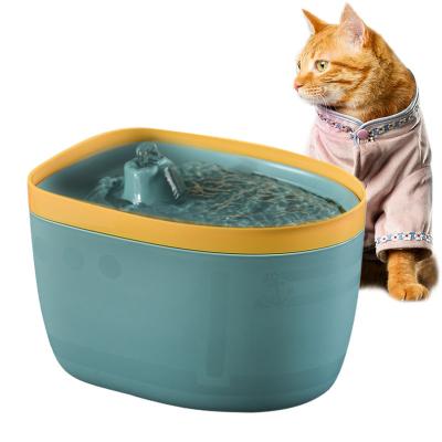 China Manufacturer Automatic Yacht Style Attract Pet Dog Automatic Cat Water Fountain Drinking Water 2.5L for sale