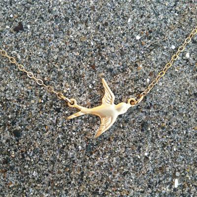 China CLASSIC Cute Animal Swallow Necklace Fashion Women Clavicle Chain Pendant Jewelry for sale