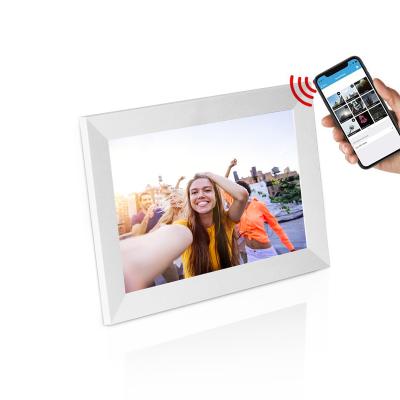 China Wifi Frameo APP 10.1 Inch Frame With Touch Screen Share Photos Videos OEM Factory Wifi Digital Photo Picture Frames for sale