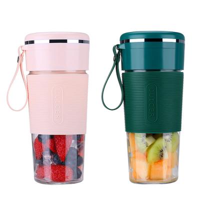 China Portable and Multi-use Viable Small Size Kinds of Fruit and Vegetable Juicer Cup Ice Mix Blender for sale