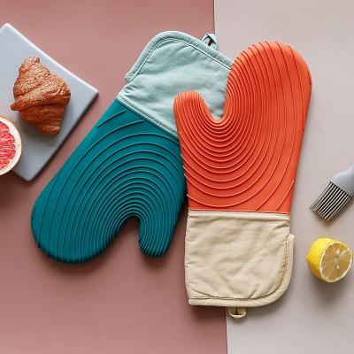 China High Quality Eco-friendly Easy Clean Chef Cooking Safety Heat Oven Glove Resistant Desugn Silicone and Cotton Kitchen Oven Gloves for sale