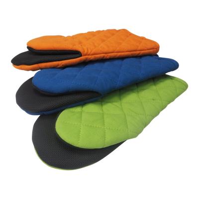 China Eco-friendly Oven Mitt Fabric Neoprene Heat Resistant Materials Waterproof Oven Heat Resistant Glove for sale