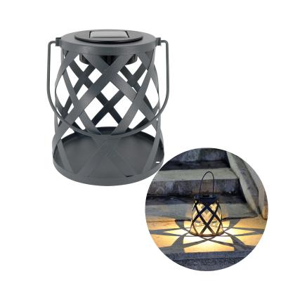 China Garden Good Quality Modern Plastic Rattan Lawn Light Outdoor Solar Lantern for sale