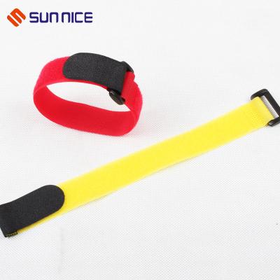 China Sustainable High Quality Hook And Loop Adjustable Tie Straps With Buckle for sale