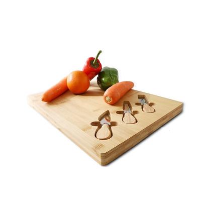 China Viable Sample Available Wholesale Bmaboo Cheese Board With Knives For Utensil Accessory for sale