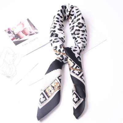 China High Quality Short Luxury Leopard Print Silk Square Scarf Custom 70*70cm for sale