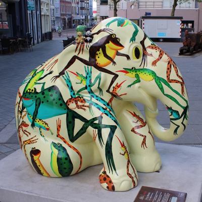 China China Factory Outdoor Hand Painted Fiberglass Animal Statue Sitting Garden Elephant For Sale for sale