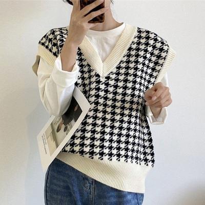 China Anti-Wrinkle 10 Colorway Women's Side Split Oversided Sleeveless Pullover Loose Tops Houndstooth V-Neck Knitted Sweater Vest for sale