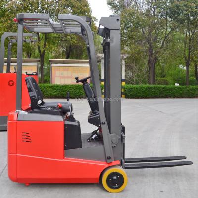 China Hotels Electric Power 3 Wheel Lifting Equipment Battery Operated Small Electric Forklift for sale