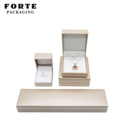 China FORTE Eco-friendly Jewelry Bracelet Packaging Custom Small Gold Luxury Paper Box Packaging For Jewelry for sale