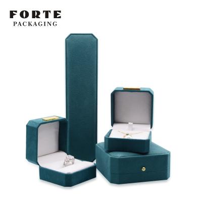 China FORTE Microfiber sanp sanp button bracelet necklace handmade box elegant eco-friendly Ring Jewelery Packaging for sale