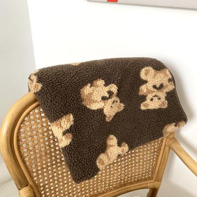 China Good Quality Anti-static Wholesale Cute Bear Blanket Coral Fleece Baby Plush Warm Fluffy Baby Blanket for sale