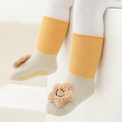 China Solid Color Antibacterial Wholesale Cartoon Stain Newborn Baby Socks Breathable Non-slip Cotton Baby Socks for sale