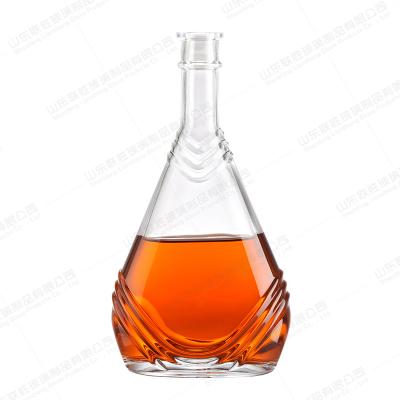 China Hot Selling Beverage Liquor Glass Bottle For Whiskey Vodka Glass Bottle Liquor 700ml Clear Red Wine Glass Bottle for sale