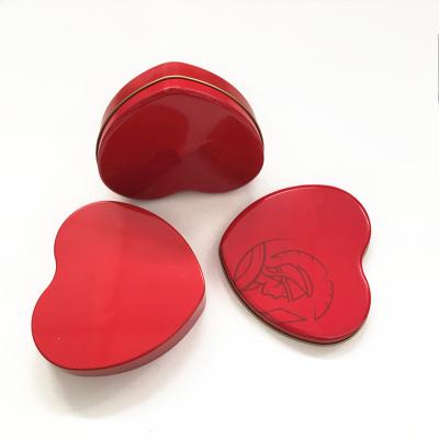 China 2021 Materials Fashion Design Heart Shape Tin Boxes Recycled Metal Heart Shape Matte Gift Box With PET Tray Tinplate Chocolate Tin Box for sale