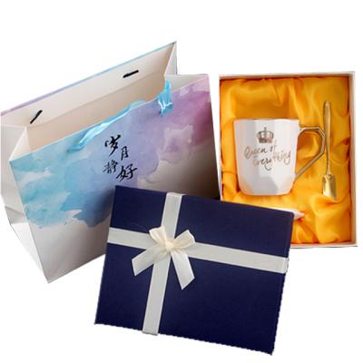 China High quality business gift oem valentine gift box sale in china for sale