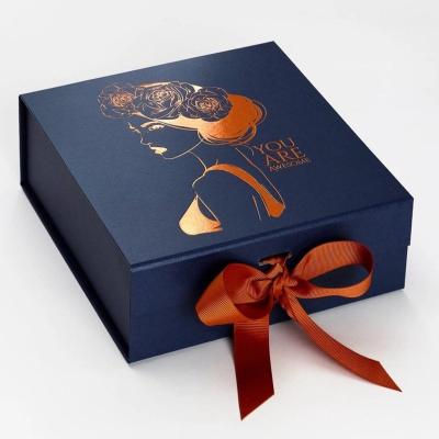 China Recycled Materials Custom Gift Boxes With Changeable Ribbon for sale