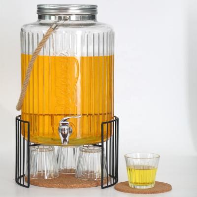 China Freshness Retention Glass Beverage Dispenser With Ice Infuser for sale