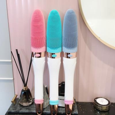 China Hot Selling Eletric AE-8381A CNAIER Long and Handle Electric Bath Brush USB Rechargable Body Cleaning Massager and Cleaner for sale