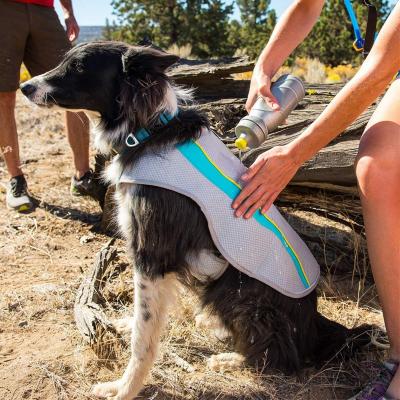 Chine Habillement en gros de refroidissement de refroidissement de gilet de chien de manteau de nouveau d'animal familier chien d'habillement à vendre