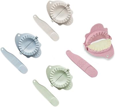 China Homeuse Home Handwork Dumpling Maker Dumpling Mold Clip Kitchen Plastic Dumpling Tools for sale