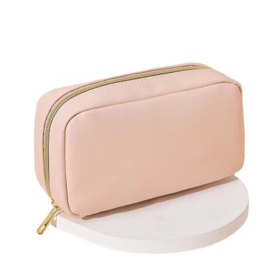 China New Style Large Capacity Zipper Purse Handbag Travel Preppy Soft Leather Storage Small Multifunctional Makeup Bag Foreign Trade Makeup Bag for sale