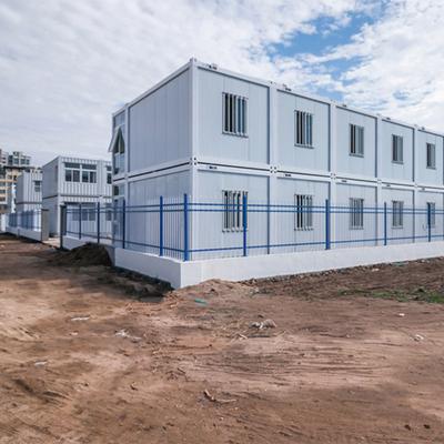 China Customized Color Flat Pack Container Home with Shower Toilet and Office Building for sale