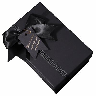 China Recycled Materials Cardboard Paper Wedding Gift Box Packaging With Logo for sale