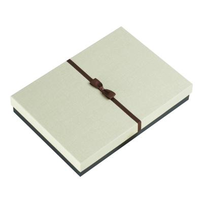 China Recycled Materials Custom Design Recyclable Kraft Folding Kraft Wrapping Gift Box for sale