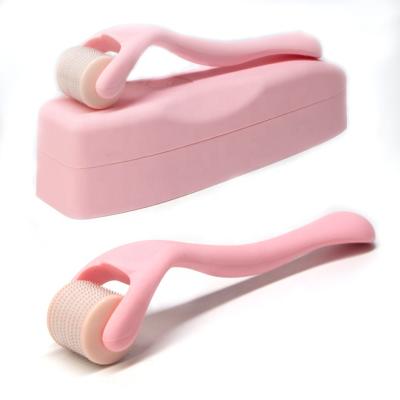 China Professional Matte Pink Derma Roller Micro Needles Skin Rejuvenation 540 Handle Titanium Dermaroller for sale