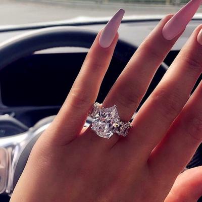 China 2021 New Fancy Luxury FASHION High Grade Women's Pear Shaped Engagement Ring Crystal Micro White Gold Plated Ring Water Drop Cz Zircon for sale